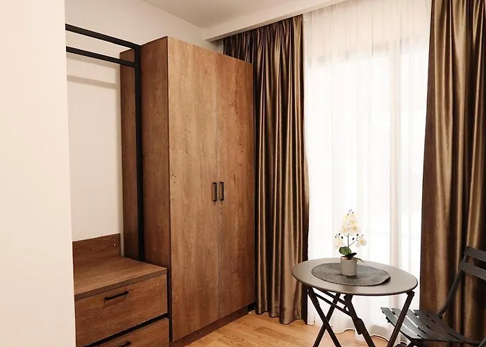 Apartament 102 Tirana